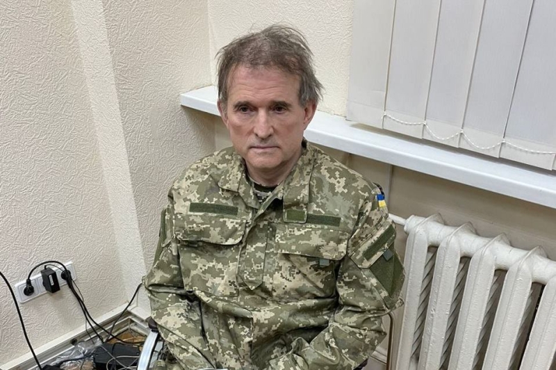 Арестованный Виктор Медведчук в военной форме